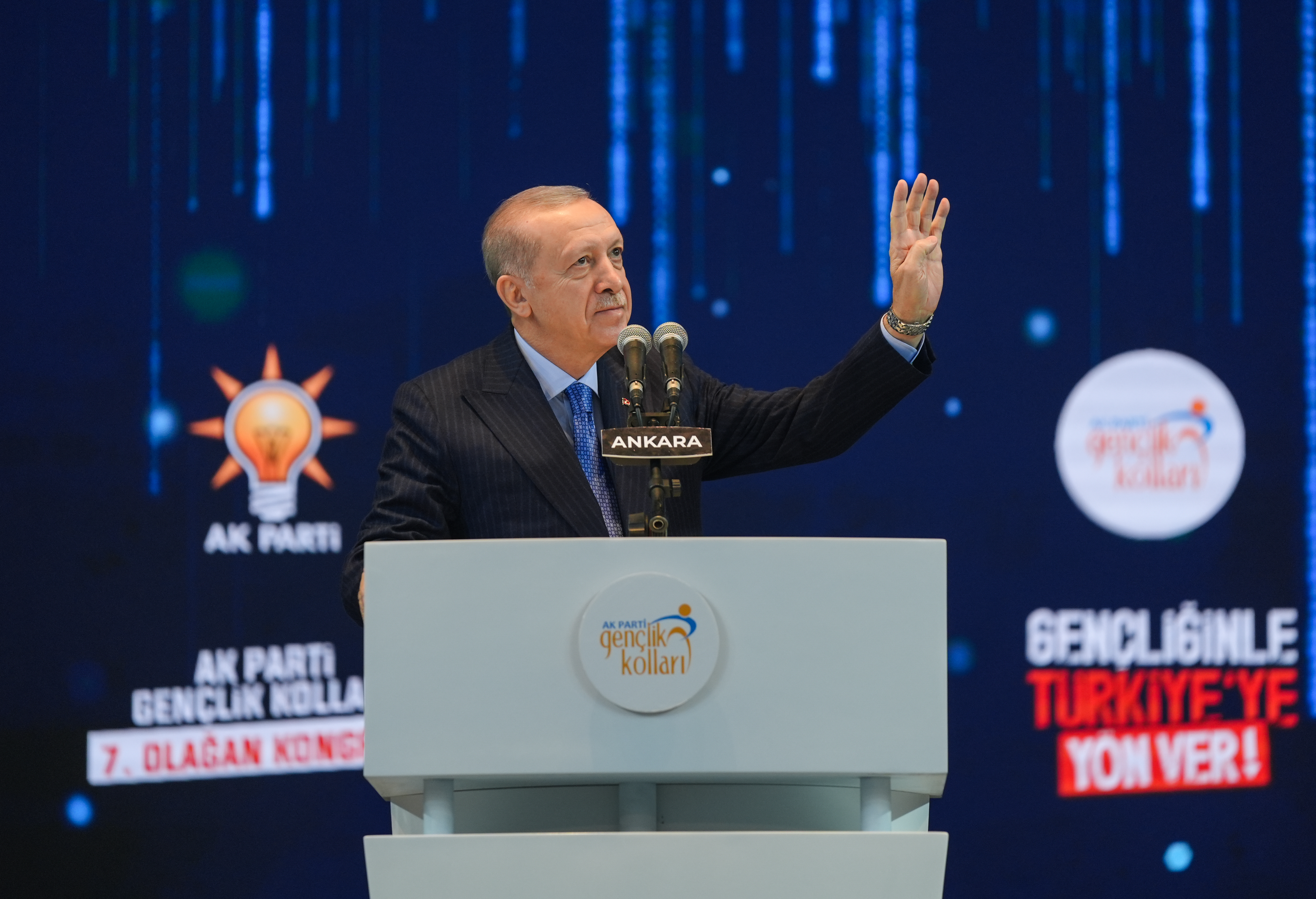 اردوغان از پایداری جوانان غزه در برابر اشغالگری و پیروزی انقلابیون سوریه تقدیر کرد